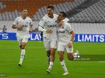 alexis-sanchez-berselebrasi.jpg
