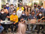 alia-noorayu-laksono-berdiri-nomor-empat-dari-kanan.jpg