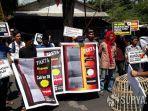 aliansi-aktivis-jember-gelar-aksi-pemakzulan-bupati-faida.jpg