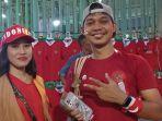 alif-dan-mala-kompak-mendukung-timnas-indonesia-u-19.jpg