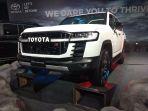 all-new-land-cruiser-saat-dipamerkan-dalam-peluncuran-toyota-new-fortuner.jpg