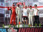 alvin-bahar-kiri-di-podium-juara-setelah-meraih-posisi-runner-up.jpg