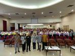 am-putut-prabantoro-saat-memberikan-paparan-pada-220-mahasiswa-baru.jpg