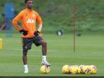 amad-diallo-melakoni-latihan-perdananya-di-manchester-united.jpg