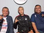 amal-alghozali-kiri-bersama-dengan-ceo-persipa-pati.jpg