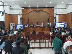 amanda-menjalani-sidang-pemeriksaan-saksi-4.jpg