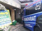 ambulans-berwajah-ahy-bawa-jenazah-max-sopacua.jpg