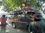 ambulans-masuk-mako-brimob_20180509_083842.jpg