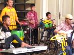 anak-anak-difabel-solo-salurkan-bakat-melalui-musik_20160614_123953.jpg