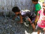 anak-anak-temukan-granat_20150519_145330.jpg