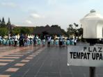 anak-tk-ziarah-ke-taman-makam-pahlawan_20151130_093713.jpg