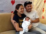 ananda-omesh-dan-istrinya-dian-ayu-lestari_20170515_181509.jpg
