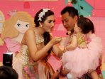 anang-dan-ashanty-rayakan-ulang-tahun-arsy-yang-pertama_20151218_014716.jpg