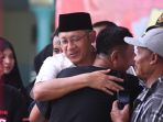 anas-urbaningrum-bebas-pulang-kampung-sungkem-pada-ibundanya_20230412_140500.jpg