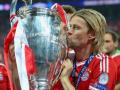 anatoliy-tymoshchuk-cium-piala-lc.jpg
