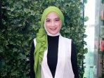 andhara-early-hadiri-jumper-artis-mendadak-jadi-amil_20160703_145729.jpg