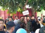 andi-amran-sulaiman-saat-resmikan-toko_20160615_124719.jpg