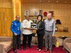 andi-gani-nena-wea-singapura.jpg