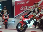 andi-gilang-kiri-dan-dimas-ekky_20160214_190604.jpg