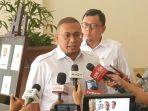 andre-rosiade-saat-ditemui-awak-media-tes.jpg