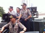 andri-yansyah-diatas-mobil_20160314_115540.jpg