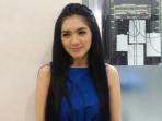 angel-karamoy-diabadikan-usai-menghadiri-acara-di-studio-antv_20160105_211124.jpg
