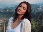 angela-gilsha-297475.jpg