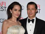 angelina-jolie-dan-brad-pitt-5-november-2015.jpg
