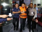 anggota-dpr-bowo-sidik-pangarso-resmi-ditahan-kpk_20190328_233446.jpg