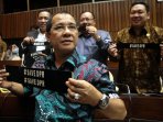 anggota-dpr-gelar-aksi-savedpr_20151215_185937.jpg