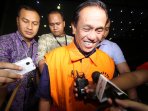 anggota-dpr-ri-adriansyah-ditahan-kpk_20150411_065503.jpg