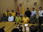 anggota-dpr-ri-fraksi-partai-golkar-fayakhun-andriadi-tengah_20161205_135515.jpg