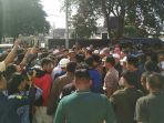 anggota-dprd-karawang-hitler_20180522_201228.jpg