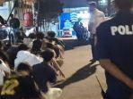 anggota-gangster-saat-digelandang-di-polres-metro-depok.jpg