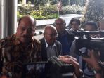 anggota-golkar-melchias-markus-mekeng-saat-melaporkan-andi-narogong-di-bareskrim-polri_20170320_111856.jpg