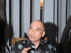 anggota-komisi-xi-dpr-ri-heri-gunawan-kemukakan-tentang-kondisi-ekonomi-nasional_20160719_143010.jpg
