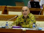anggota-komisi-xi-dpr-ri-heri-gunawan_20160728_194329.jpg