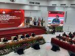 anggota-kpu-idham-holik-di-rapat-pleno-penetapan-caleg-terpilih.jpg