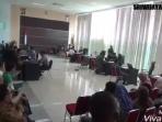 anggota-lsm-diperiksa_20160726_165241.jpg