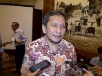 anggota-ombudsman-republik-indonesia-alamsyah-saragih_20161023_133704.jpg