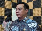 anggota-ombudsman-ri-yeka-hendra-fatika-ketika-ditemui-di-kantornya.jpg