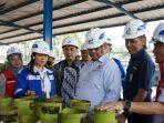 anggota-ombudsman-yeka-hendra-fatika-meninjau-pangkalan-lpg-3-kilogram-dan-spbe-di-sleman.jpg