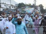 anggota-partai-politik-islam-di-bangladesh-protes-di-masjid-baitul-mukarram-pada-16-oktober-2021.jpg