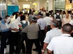 anggota-polisi-bentrok-dan-melokalisasi-anggota-kobe-yamaguchigumi_20160905_143027.jpg