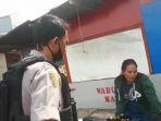 anggota-polsek-tarogong-kidul-saat-menemukan-seorang.jpg