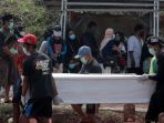 angka-kematian-covid-19-di-indonesia-tinggi_20210627_184610.jpg