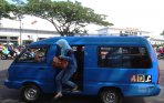 angkot-malang-tunggu-penetapan-tarif_20150102_151046.jpg