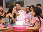 angle-karamoy-rayakan-ulang-tahun-yang-ke-28_20150204_103851.jpg