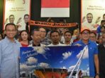 anies-baswedan-dan-sandiaga-uno-di-sekretaris-persija-jakarta_20170419_221329.jpg
