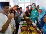 anies-baswedan-jadi-juri-masak-sebelum-berkampanye-di-wilayah-jalan-angkasa_20170106_161539.jpg